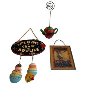 MARY ENGELBREIT Vintage Collectibles Wall Decor and Photo Holder Set